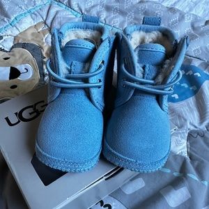 UGG Baby Neumel Booties Size 0/1 0-6 Months Baby Blue
